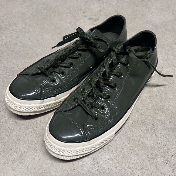 Converse Unisex Chuck Taylor Chuck 70 Patent Leather Low Military Green Shoes - Picture 1 of 10